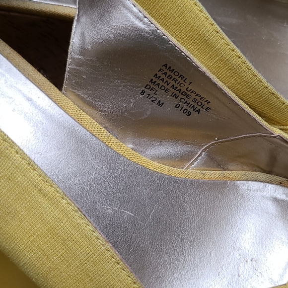 NINE WEST YELLOW SUMMER WEDGE 8.5 - Picture 6 of 7